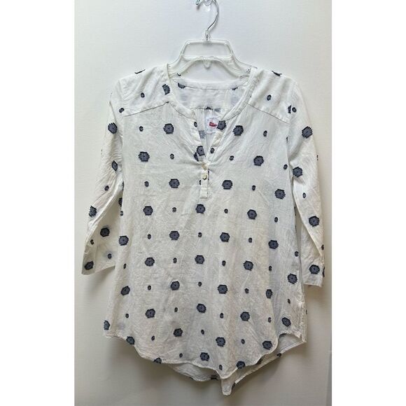 Lila women’s 3/4 sleeve white w/Aztec blue print v-neck top size Small #25-0672 - Picture 1 of 5